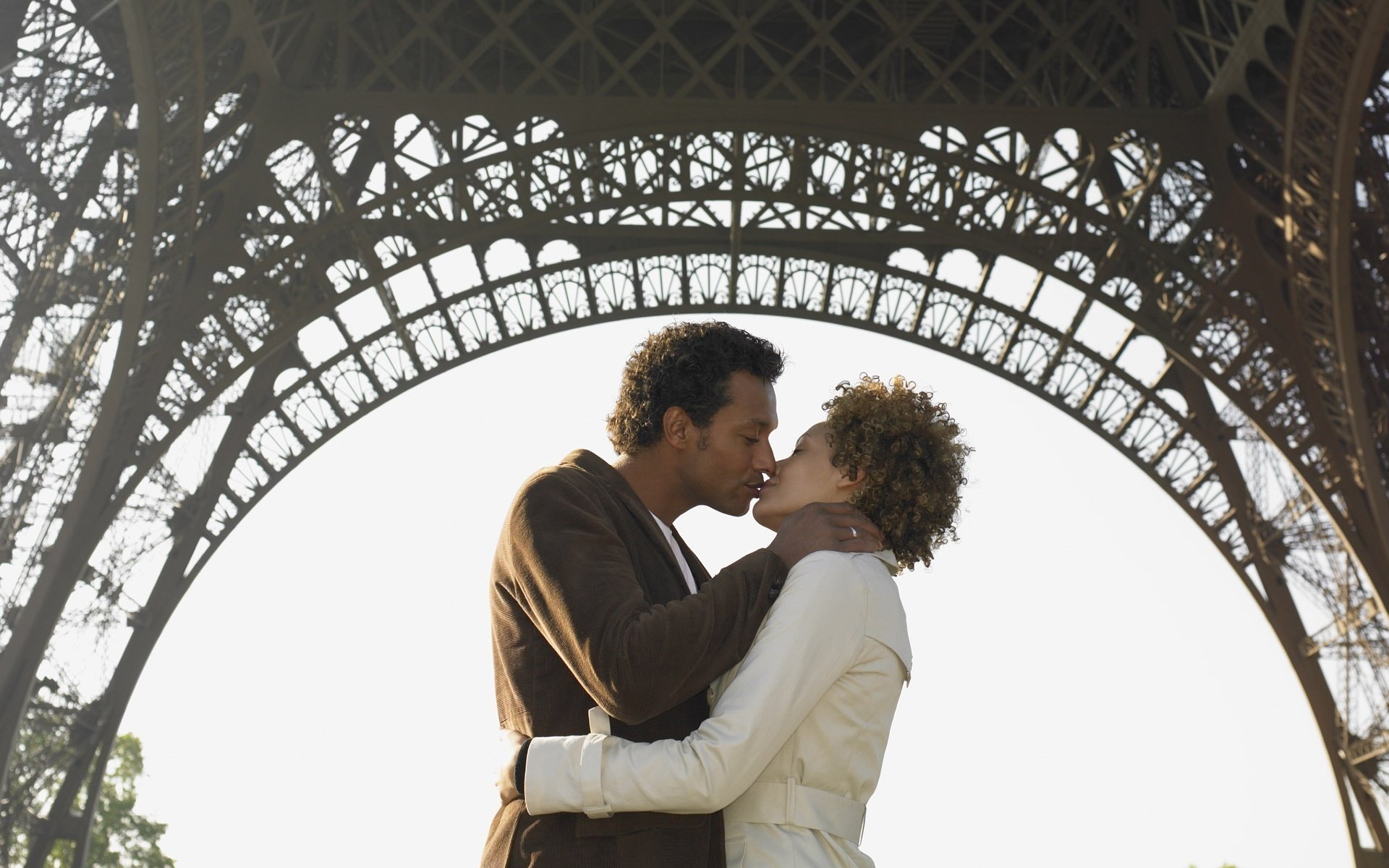 apasionado ceom parís amor romance ternura pasión sentimientos cita reunión amantes pareja hombres mujeres