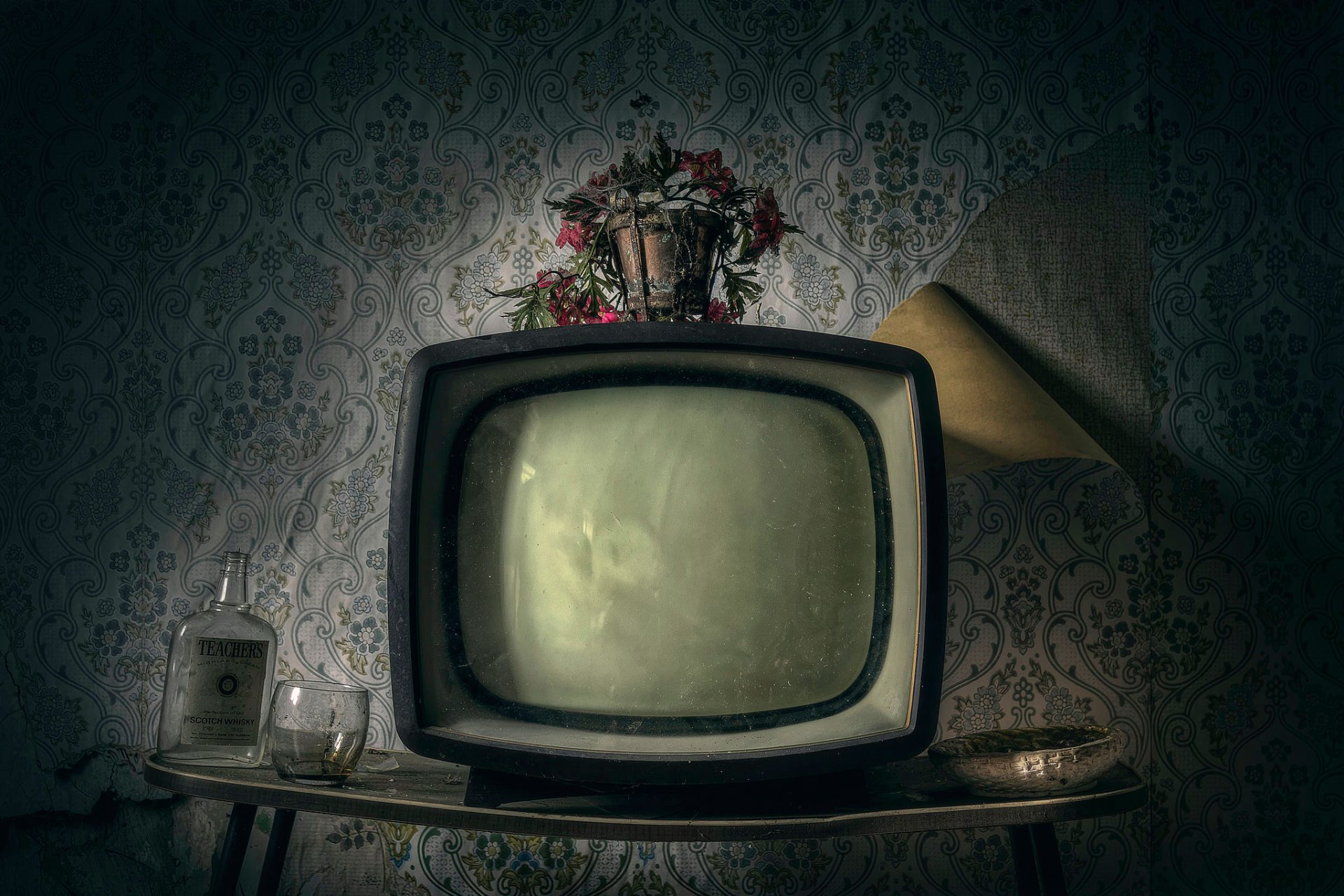 tv table mur
