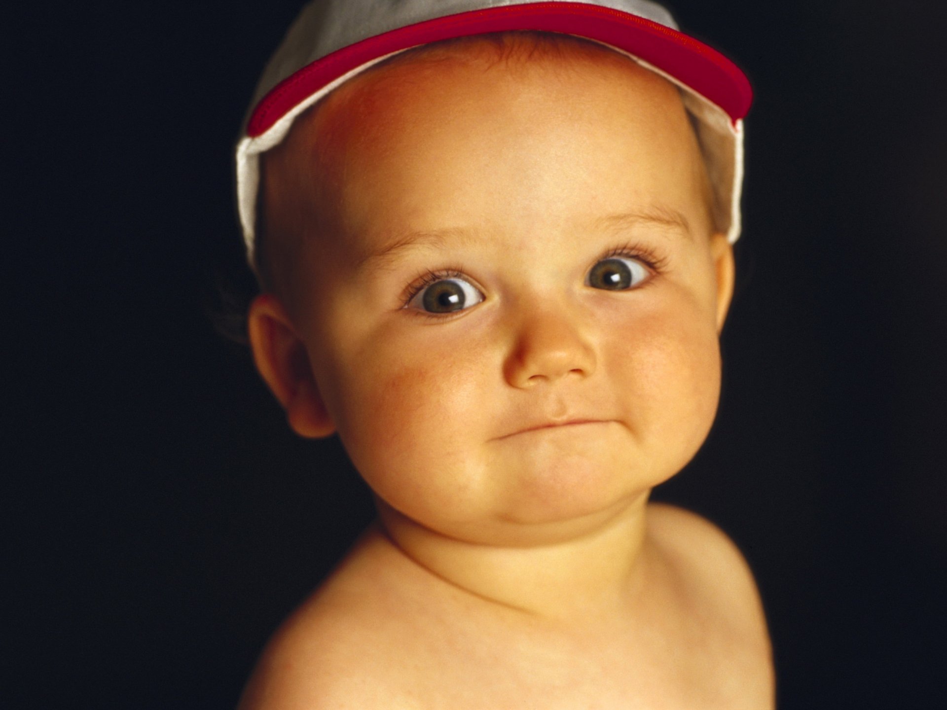 kinder sorriso occhi neri ritratto sguardo occhi viso