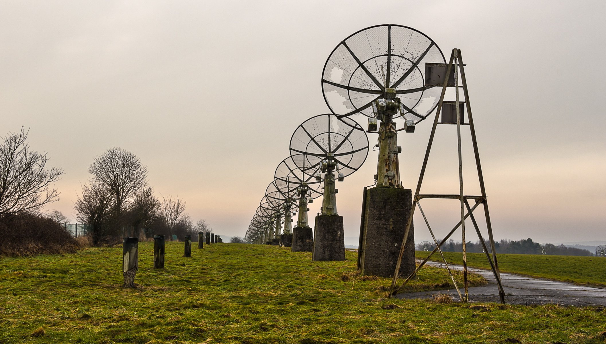 observatory antenna background