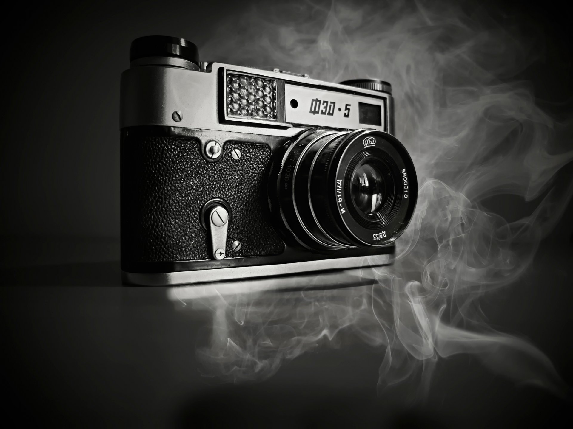 fed smoking veteran a camera
