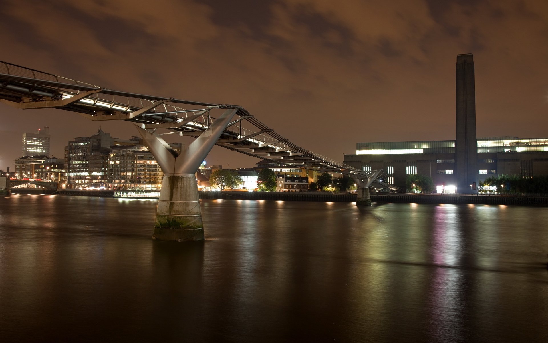 estructura de hierro luces de la noche puente río linternas cielo reflexión ciudades noche luces de la ciudad puentes