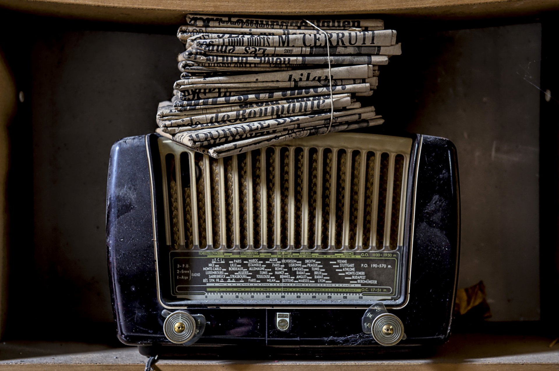 radio receiver background
