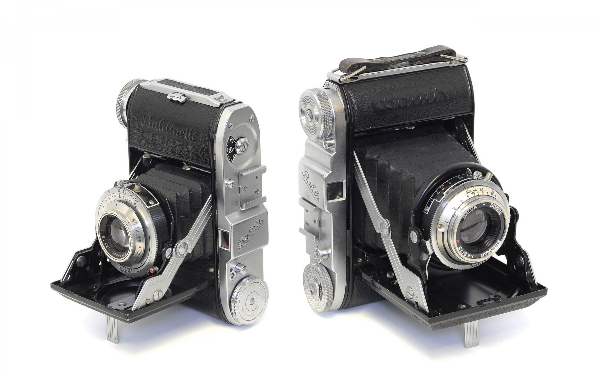 camera balda baldinette close up