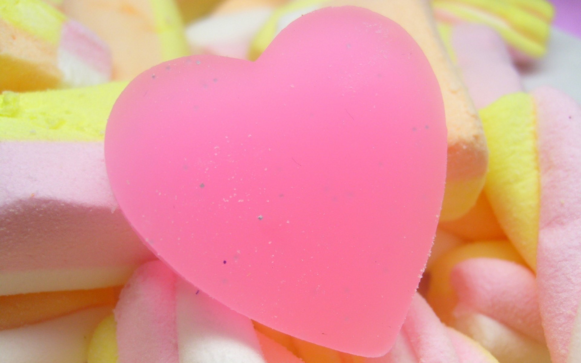 obemnoe heart pink candy