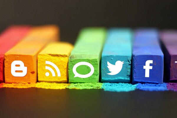 Crayons with logos of social networks