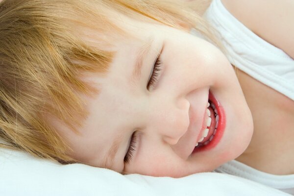 What happiness it is to listen to mom s fairy tales before going to bed