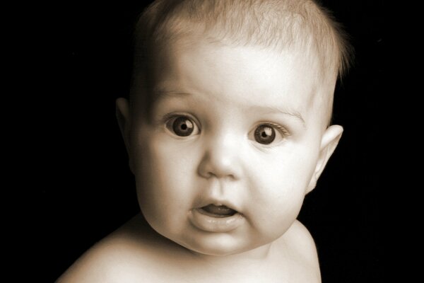 Mirada sorprendida del niño retrato