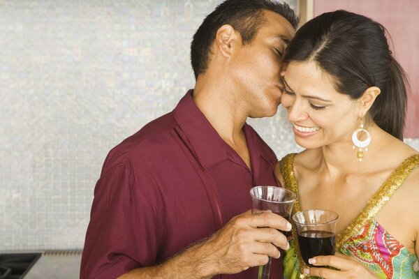 La tendresse des sens et le vin dans le verre