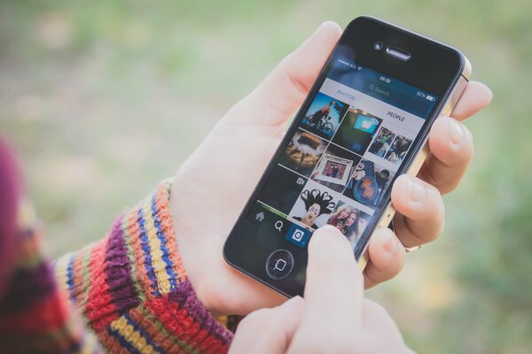 Instagram, iPhone, applicazione aperta sullo schermo