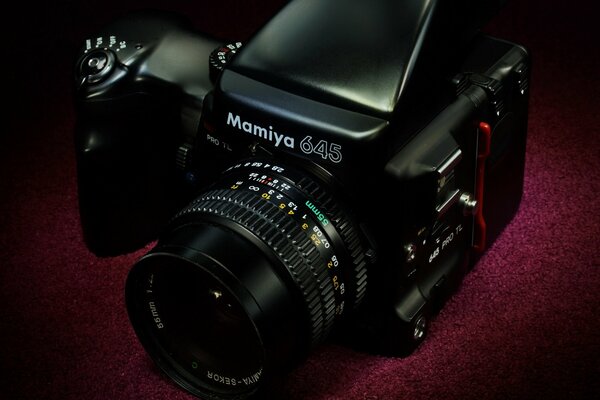 Macchina fotografica professionale Giapponese mamiya 645
