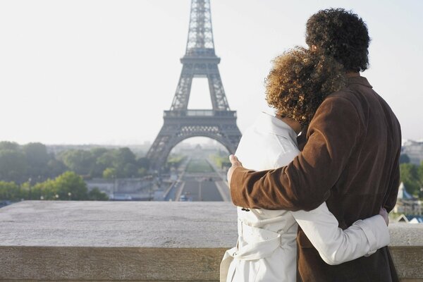 La cita de una pareja en la capital de los enamorados