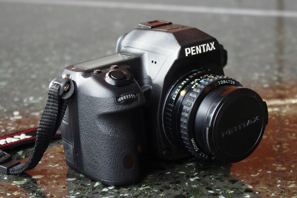 Pentax k - 5ii + smc pentax -a 50mm f1. 7 auf Fliesen