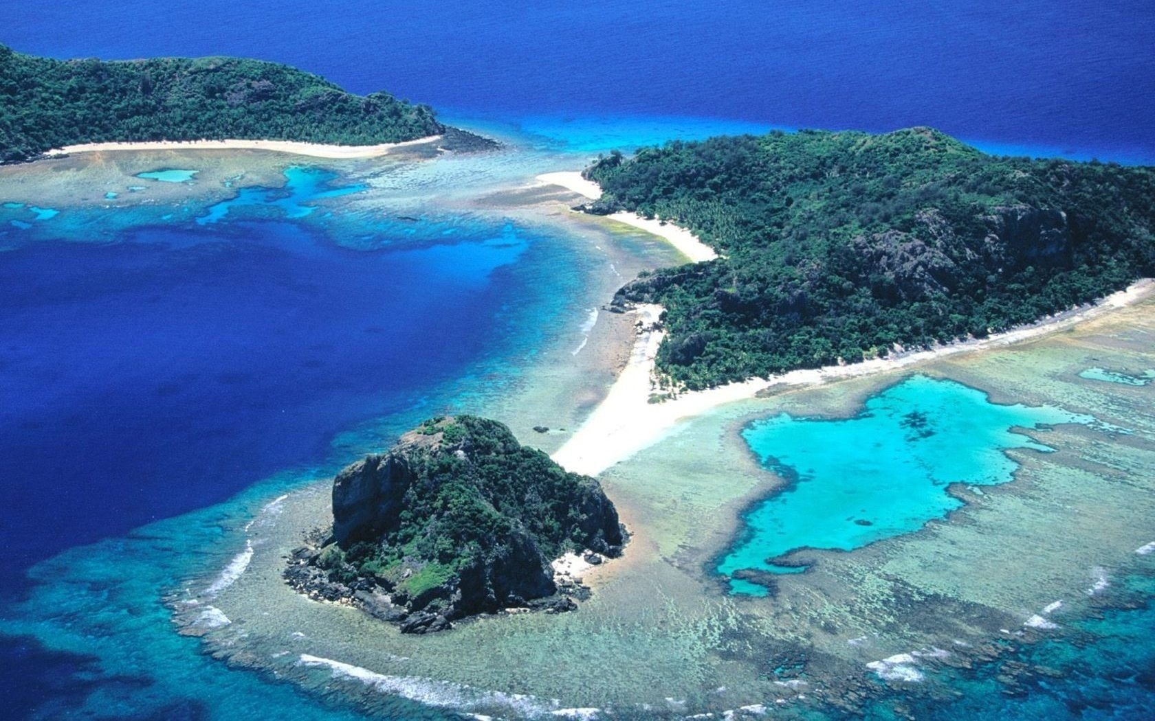 confluencia de profundidades islotes con vegetación panorama belleza de la naturaleza agua vista altitud paisaje naturaleza azul mar bahía puerto bahía islas costa trópicos