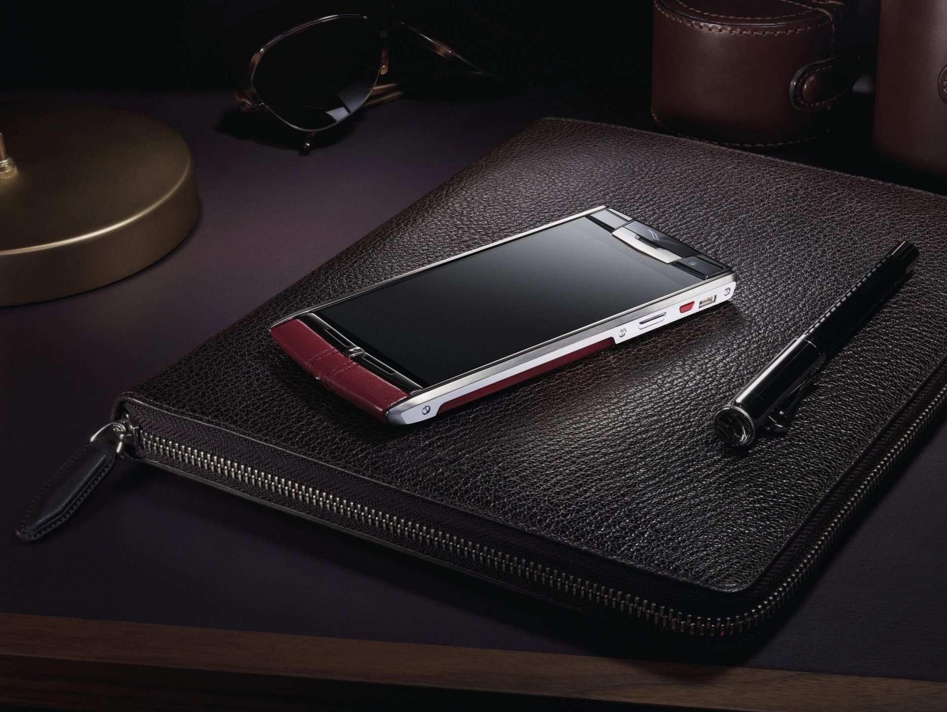 vertu podpis dotykowy hi-tech smartfon styl