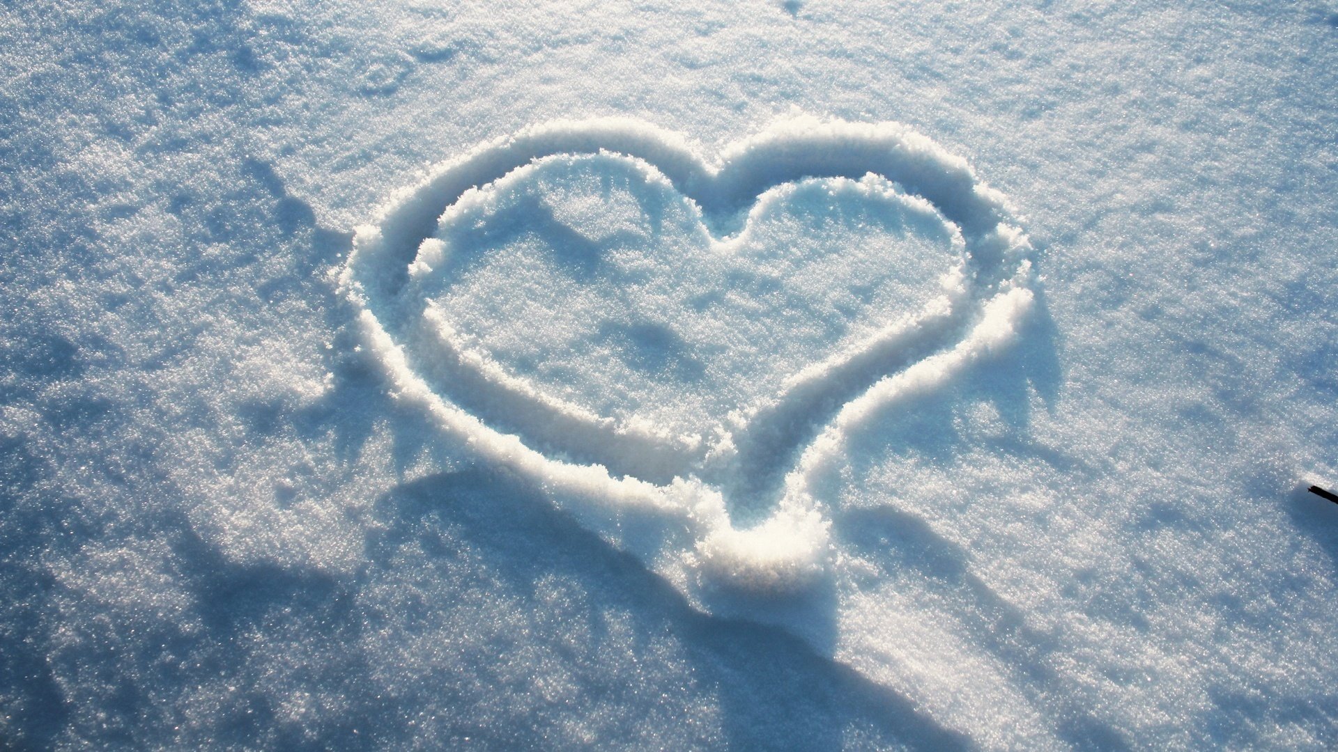 drawing on the snow heart frost