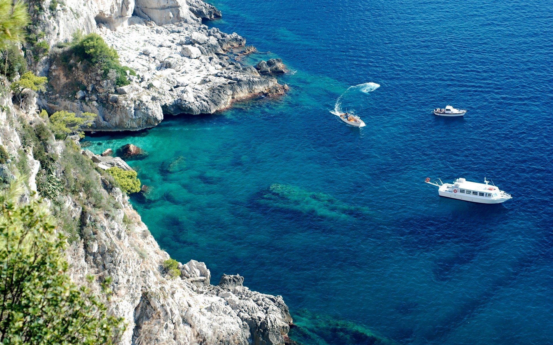 catene montuose baia barche acqua riva mare altitudine scogliera baia porto rocce fondo paesaggio natura