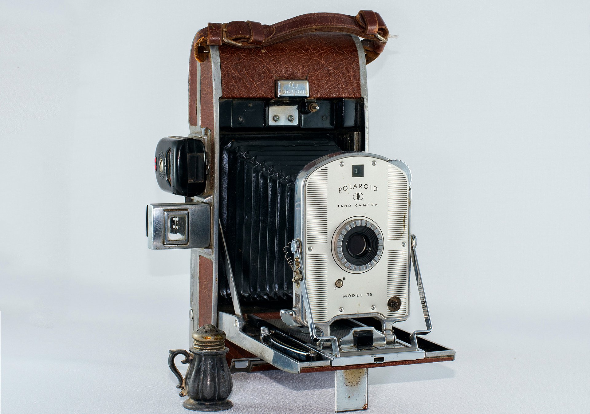 Старые камеры фото. – Фотоаппарат «Polaroid Land 95». Полароид фотоаппарат ретро. Полароид 20 века. Фотоаппарат полароид 20 века.