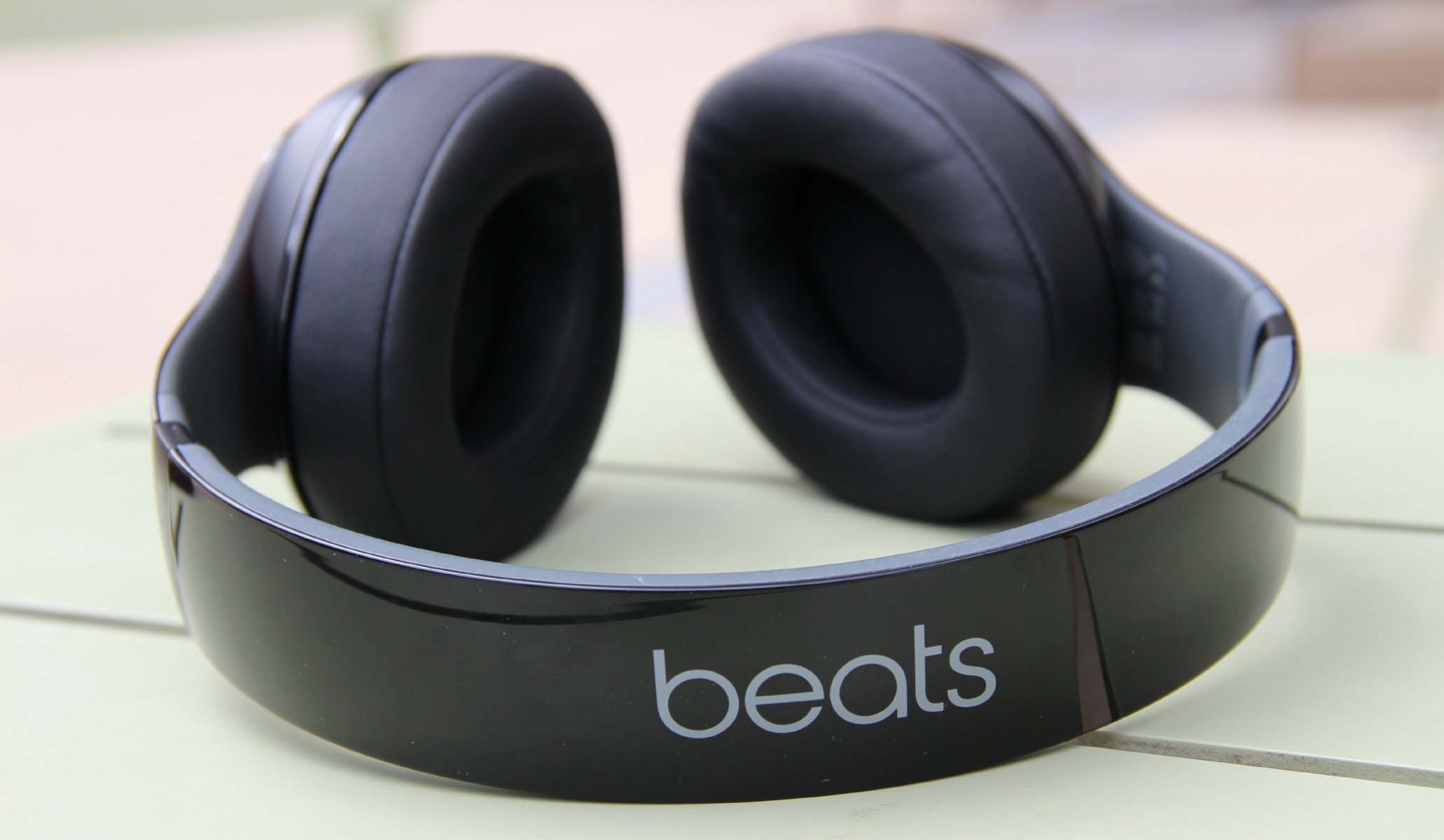 beats en dr dre auriculares carta negro altavoces de plástico