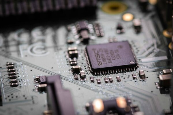 Macro. A chip with various small elements