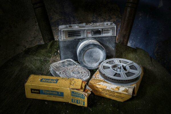 It was produced from 1940 to 1951. Kodak 35 with built-in rangefinder. Kodak Automatic 35