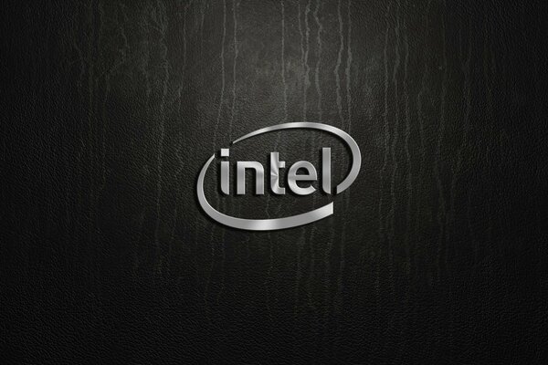 Logo Intel argenté sur fond sombre