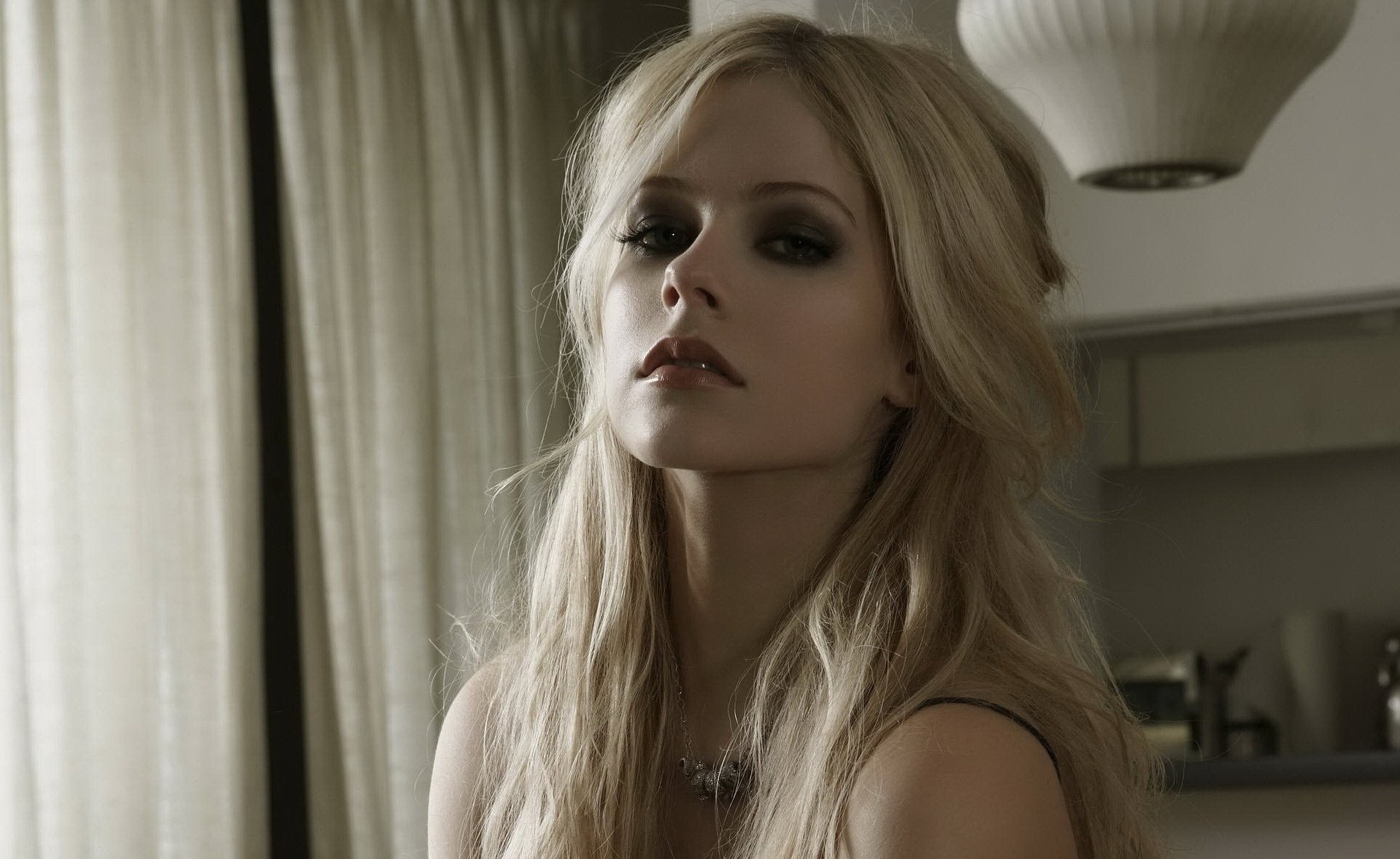 avril lavigne blond make-up fotomodelle porträt weiblich blick frauen gesicht augen