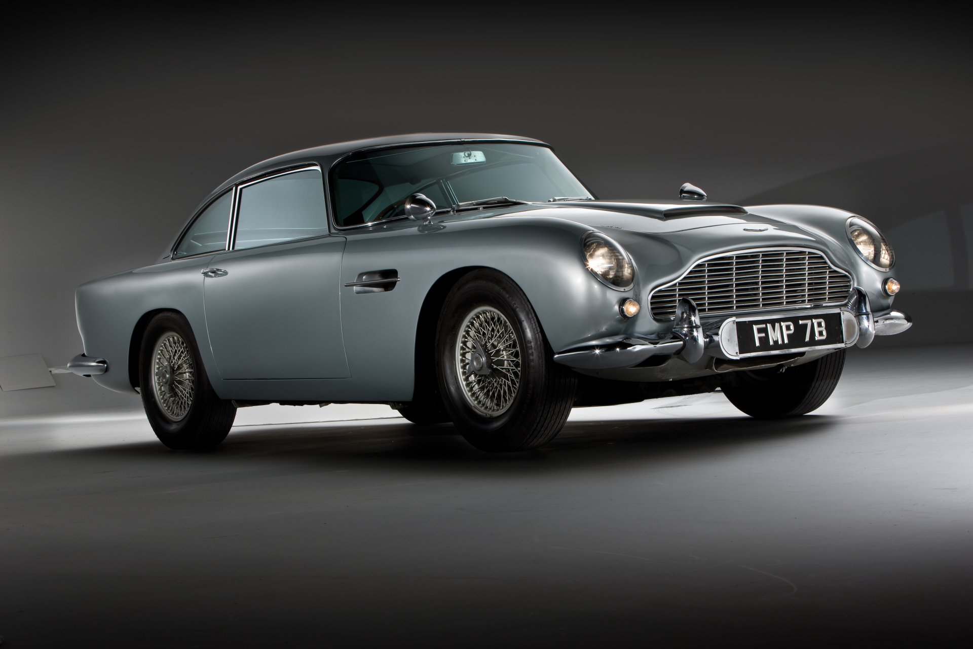 aston martin db5 classico 1964 auto di james bond