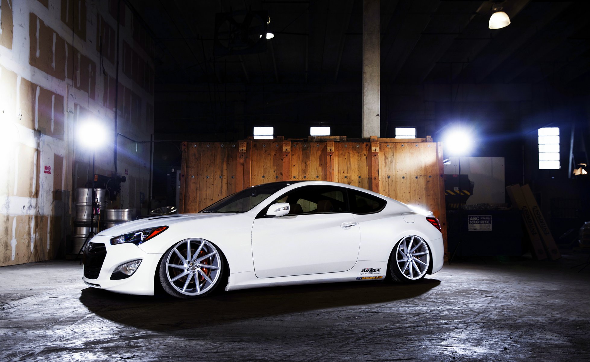 hyundai génesis 3.8 blanco vossen ruedas lado