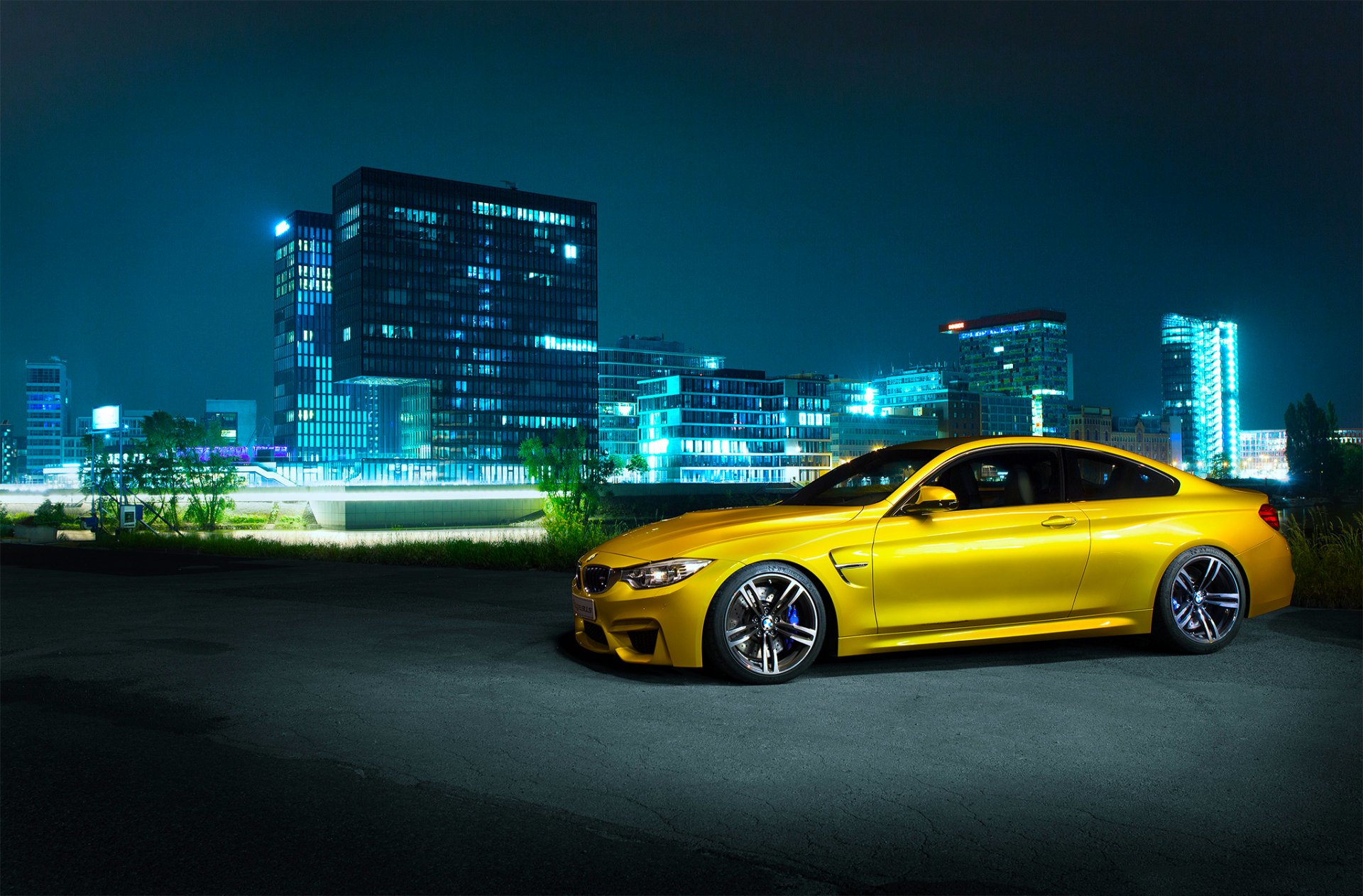 bmw f82 m4 coupe germany night front