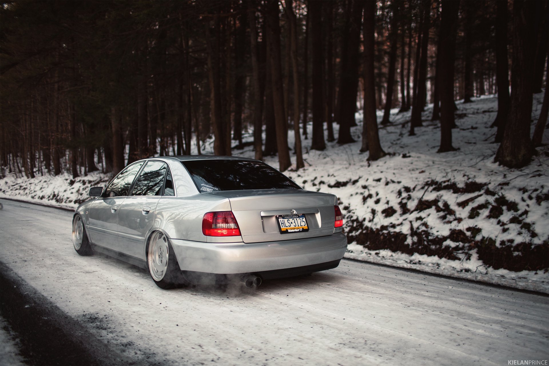 audi a4 pozycja audi śnieg dogoga las