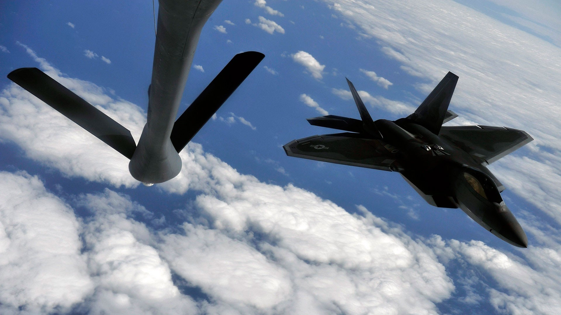 plane fighter f-22 military refueling