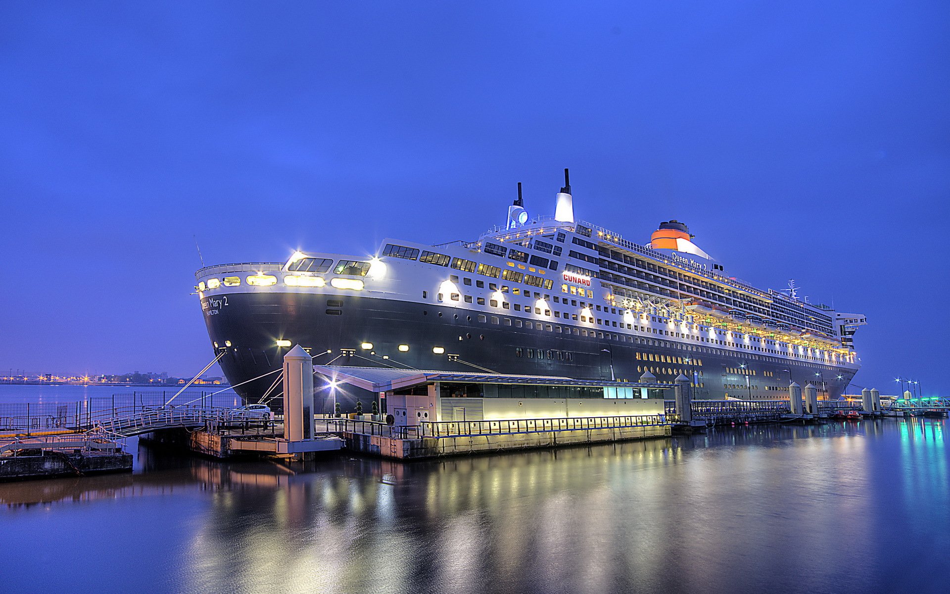 queen mary 2 liverpool hafen stadt nacht