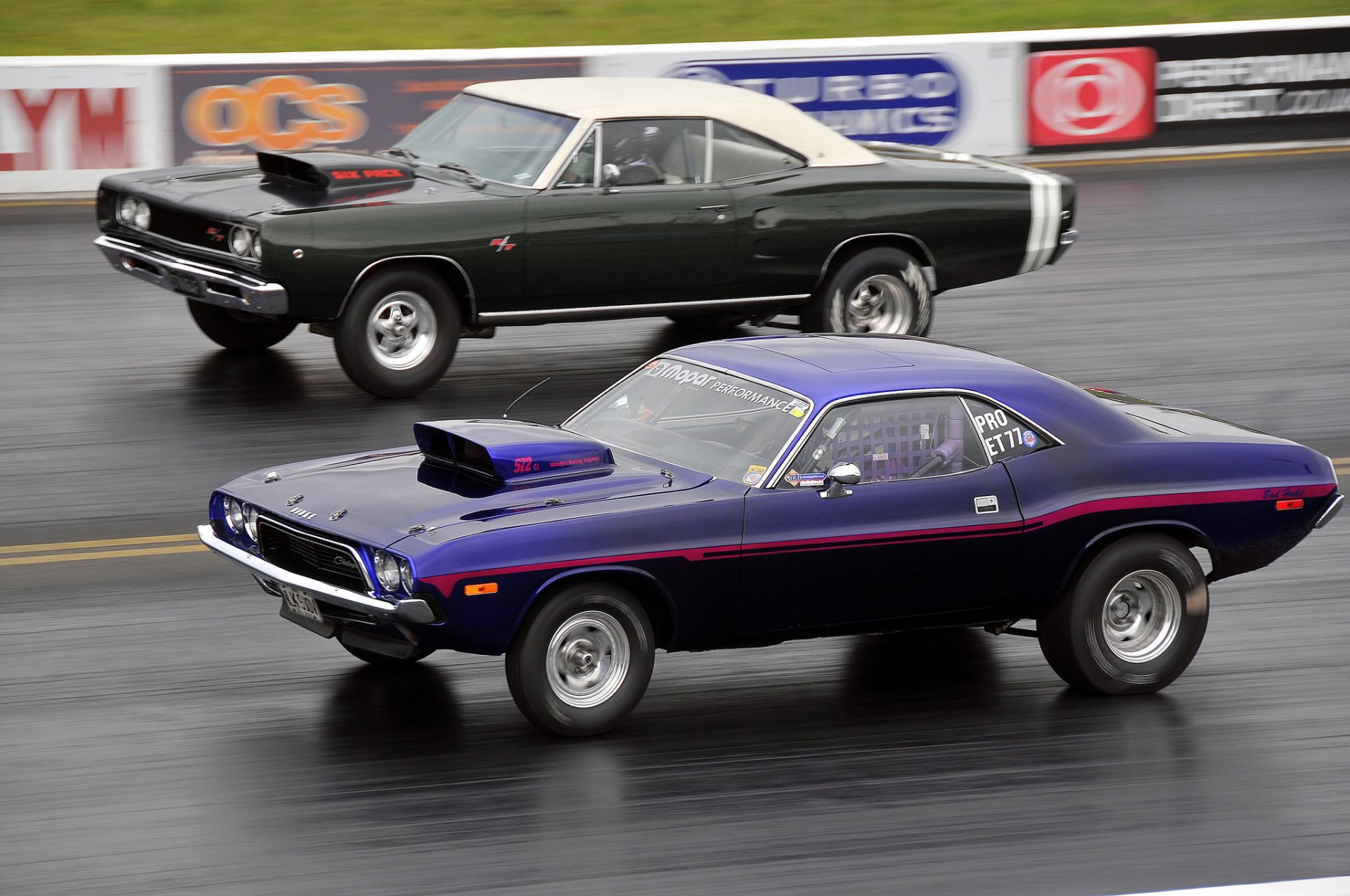 muscle car drag racing course style vitesse