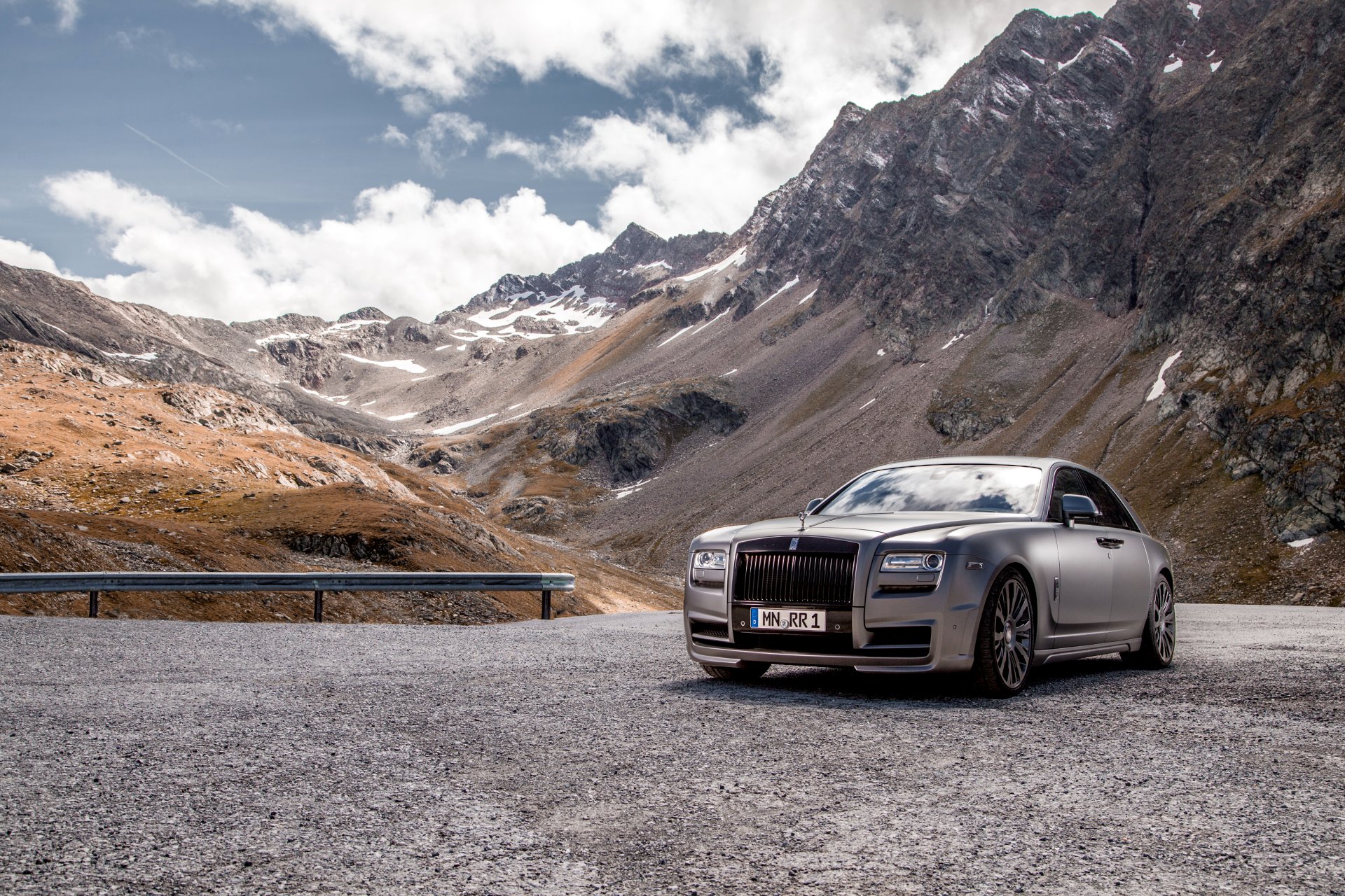 rolls-royce tuning góry 2014 duch spofec luksusowy srebrny samochód zdjęcie