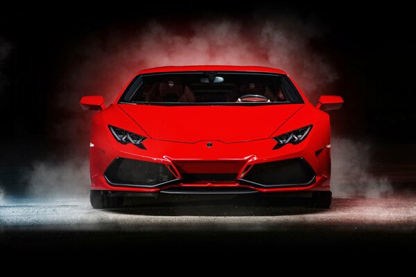 Aggressivo rosso Lamborghini vista frontale