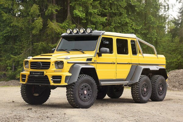 SUV 6x6 Mercedes Benz yellow pickup truck