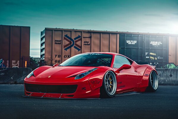 Elegante Ferrari de carreras de color rojo