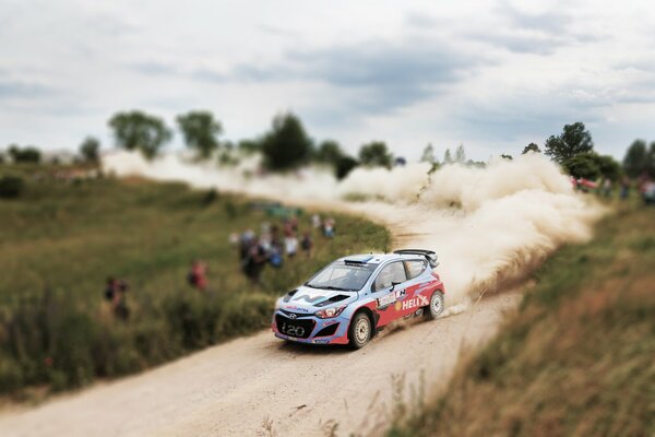 Hyundau sportivo in derapata al Rally