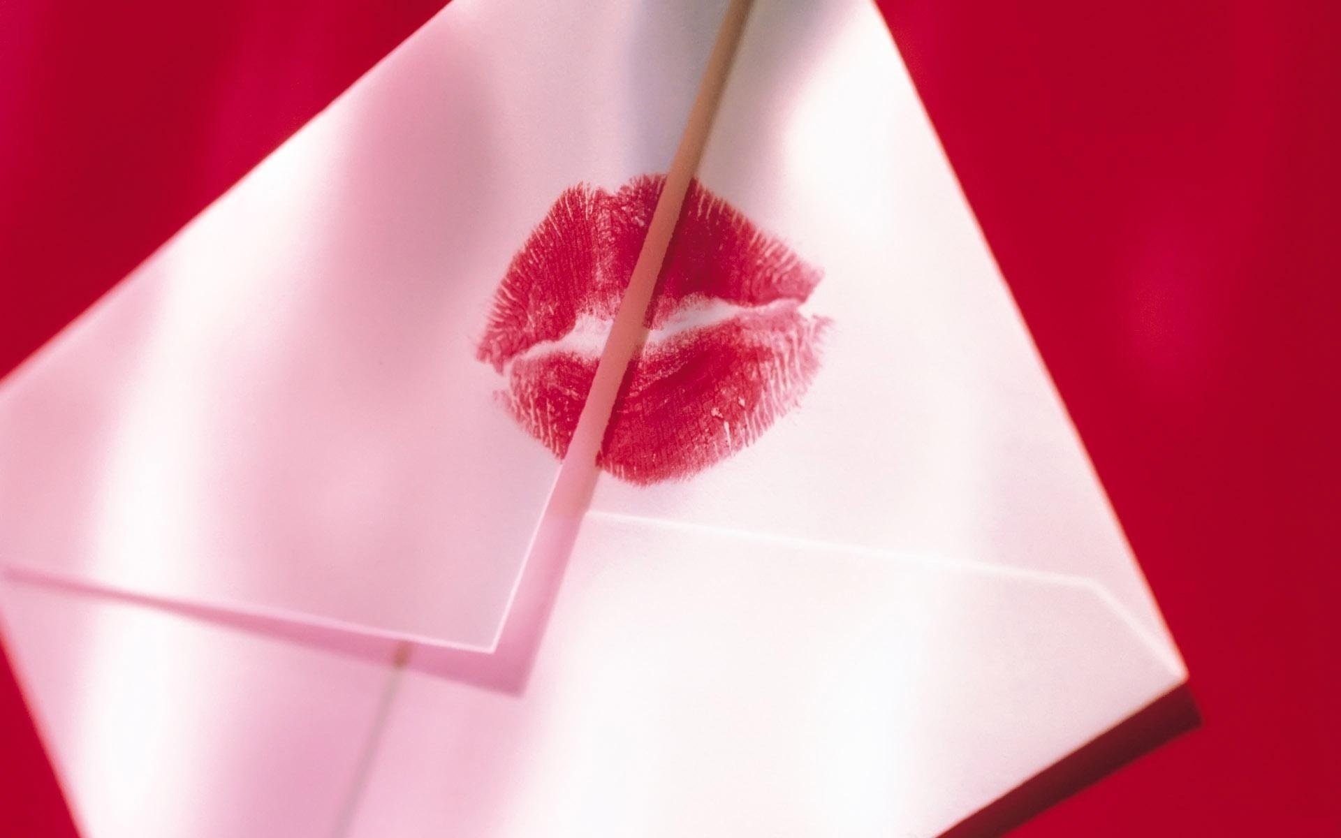 brief lippenstift valentine umschlag kuss fußabdruck valentinstag feiertage