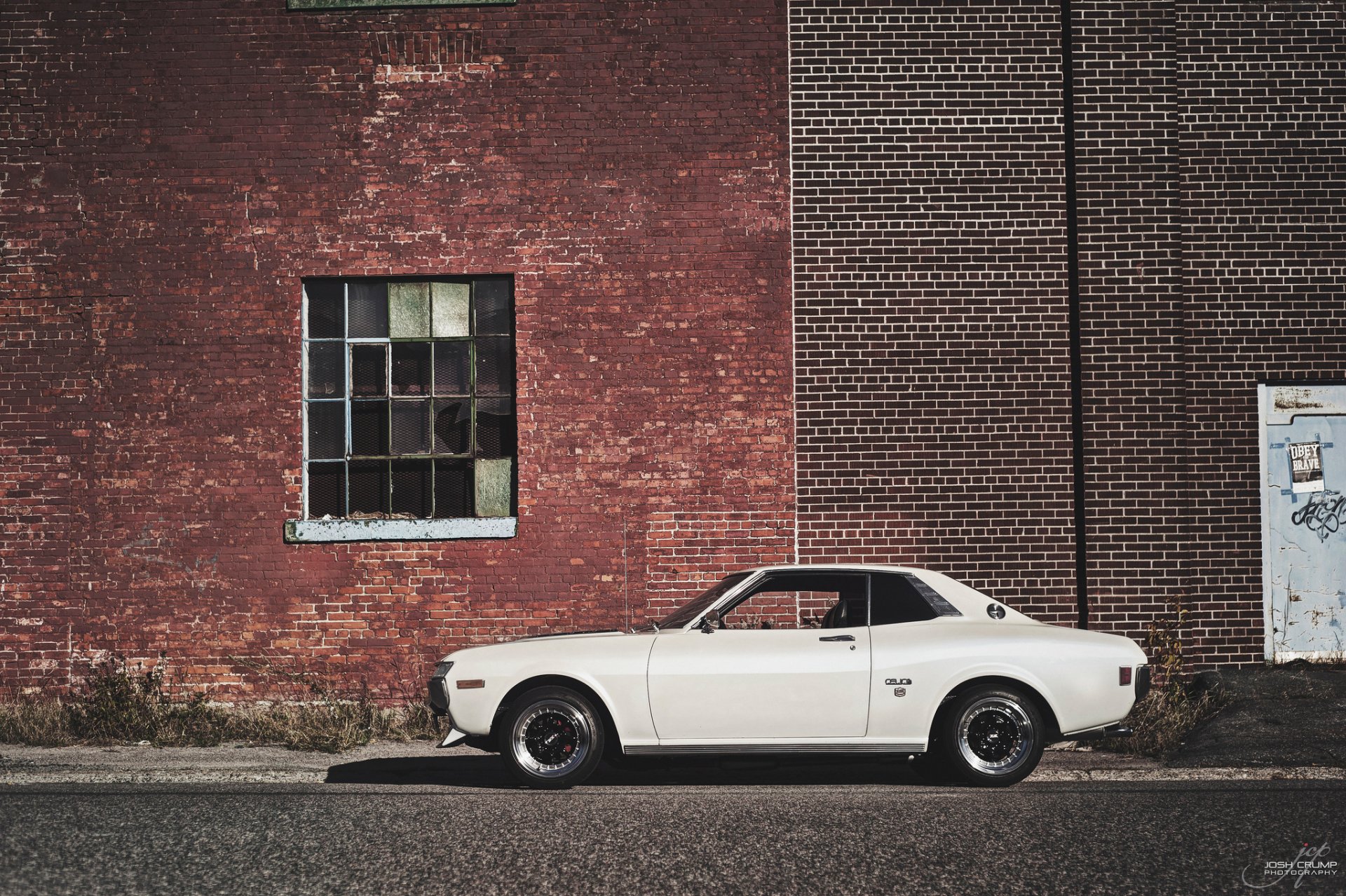 toyota celica gt 1974 года белый