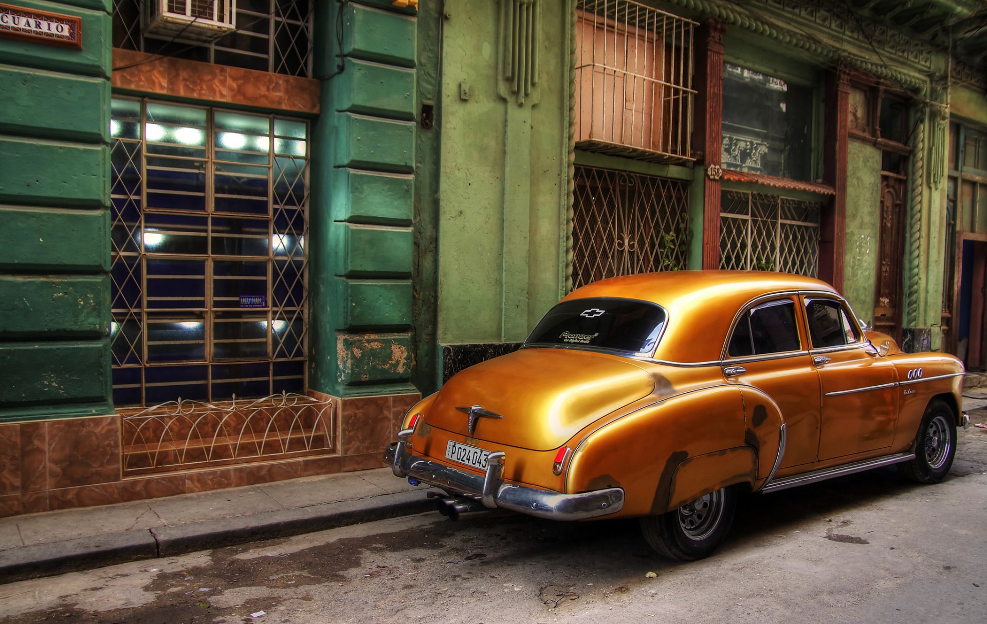 voiture rétro rue maison fenêtre cuba la havane