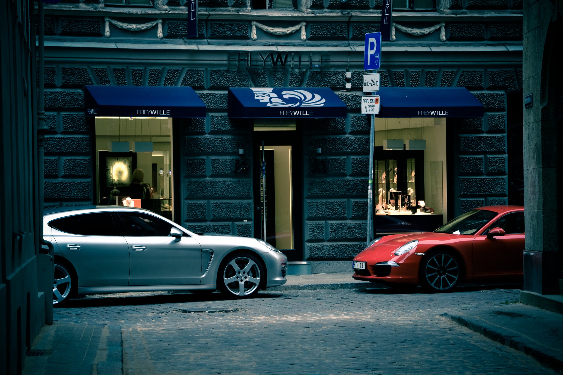 porsche brouettes panamera blanc rouge