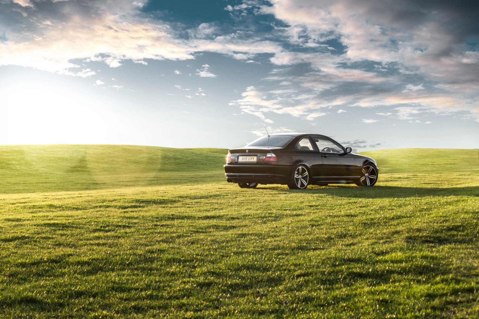 bmw 3er m3 e46 schwarz grasgrün hinten gras