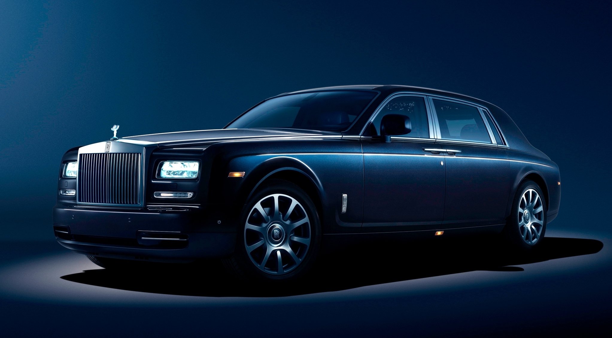 rolls royce phantom синий