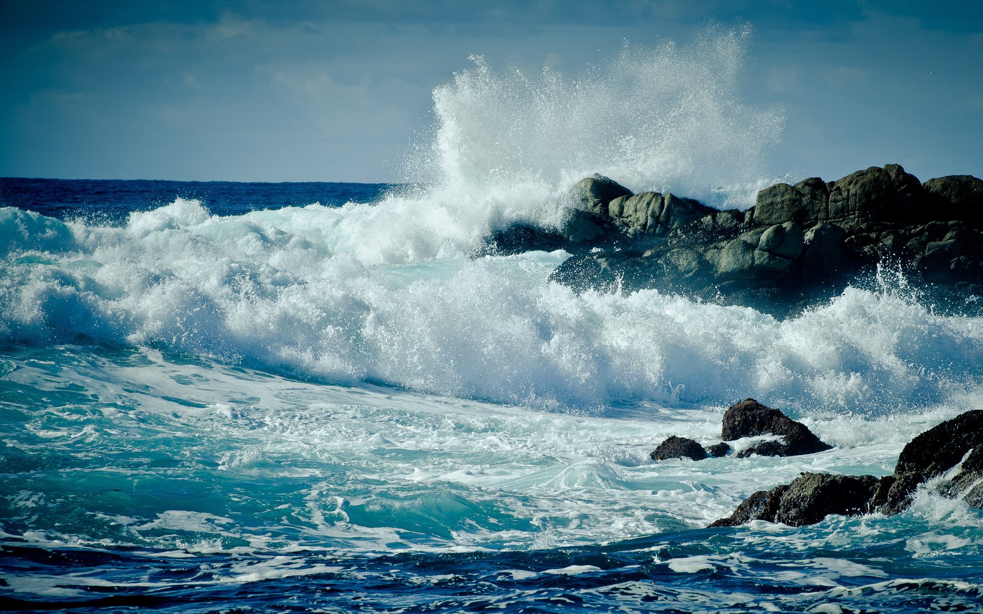 monterey monterey paysages fonds d écran widescreen mer océan eau vagues vague roche roches mousse éclaboussures rivage goutte gouttes tempête états-unis californie californie élément surf pierres