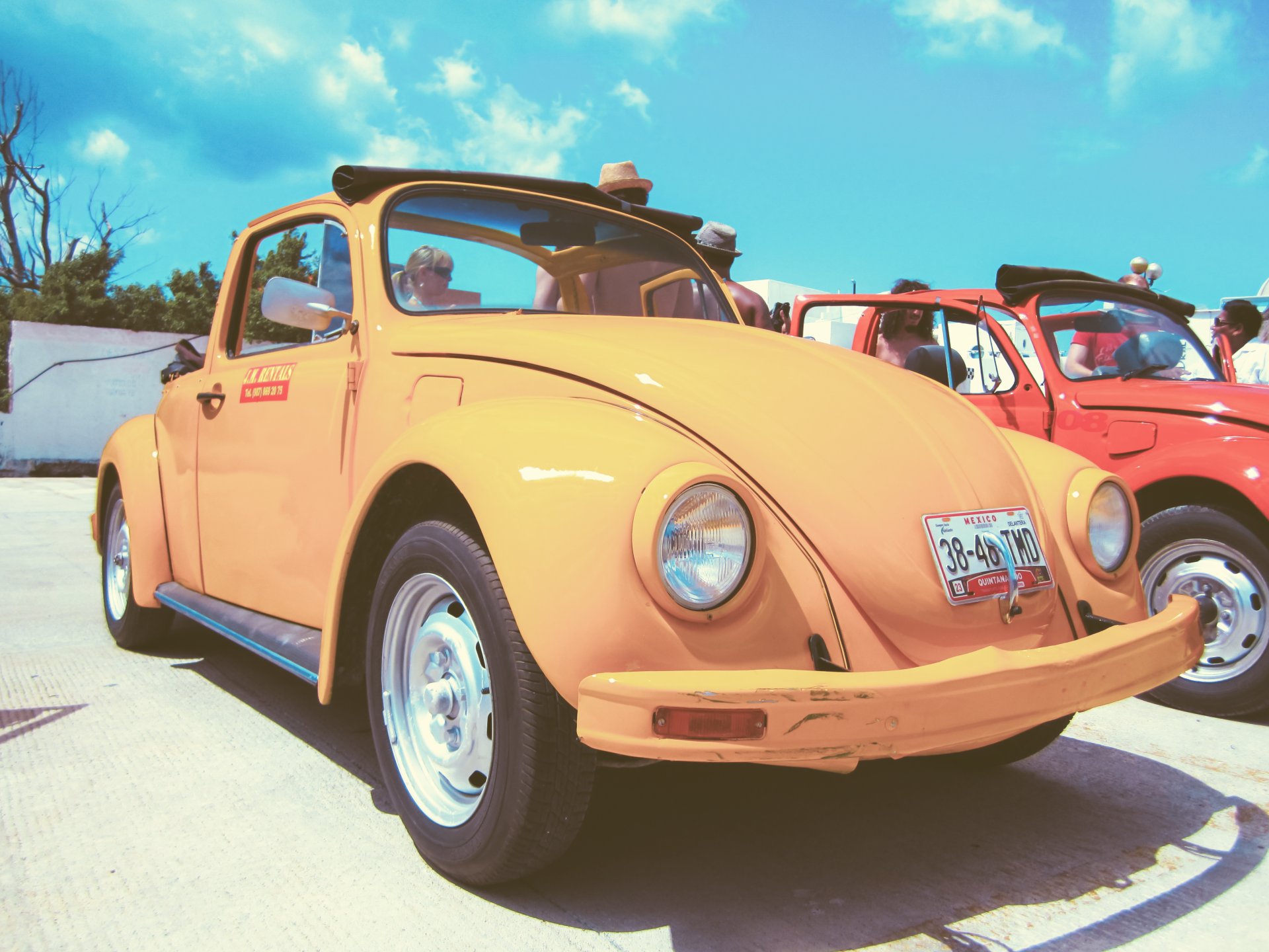 volkswagen beetle vintage jaune voiture . vw