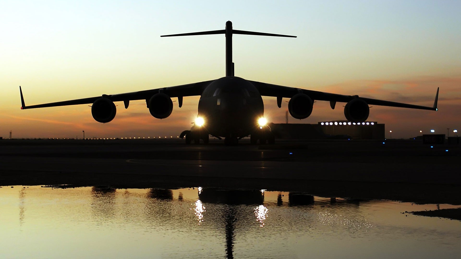 c-17 aereo militare