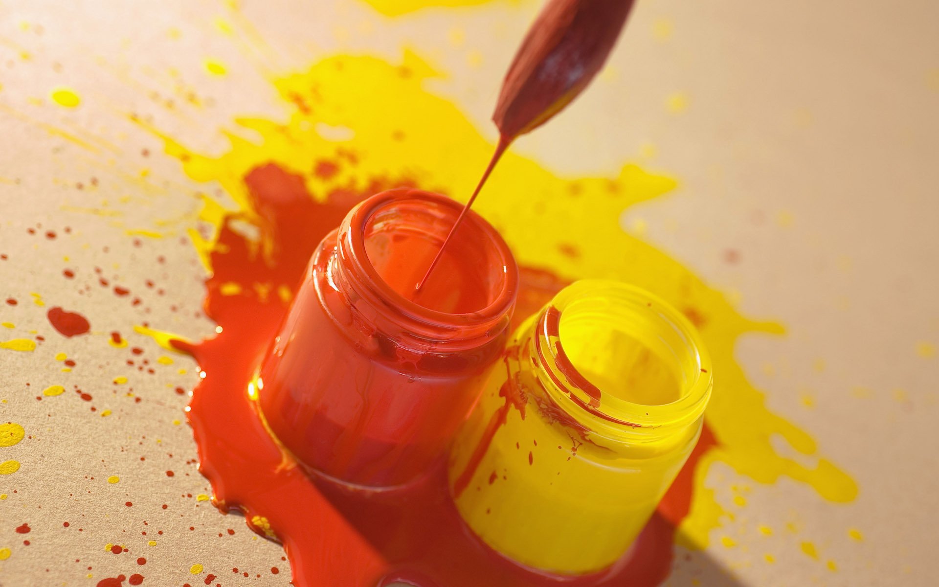 paint capacity yellow orange brush blot