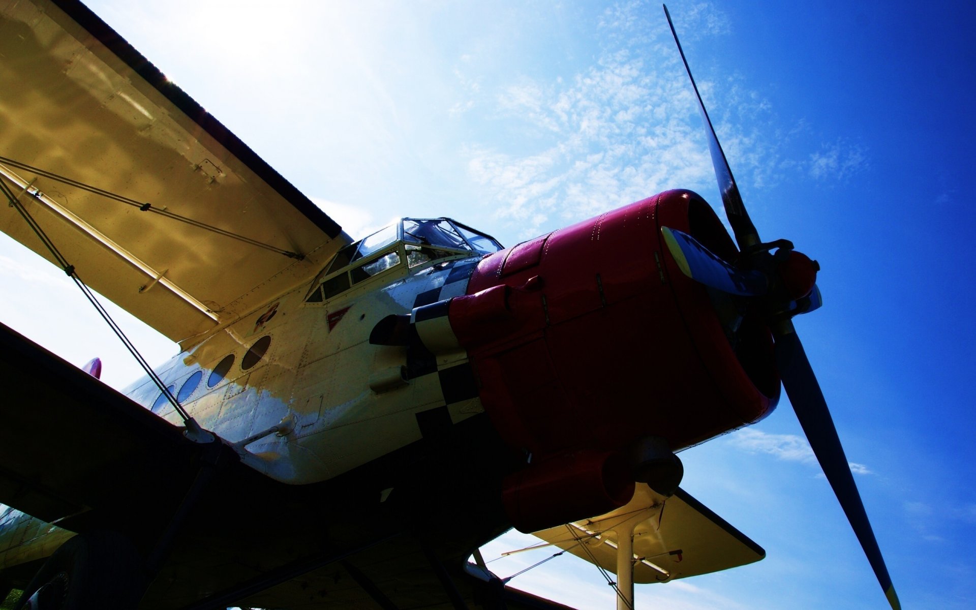 flugzeug an 10 propeller himmel flugzeuge doppeldecker zivilluftfahrt flugzeug transport luftverkehr